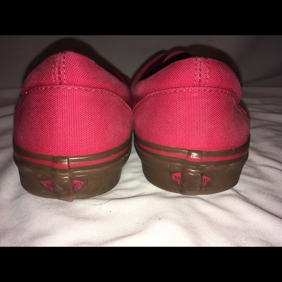 Red vans - Picture 4 of 6